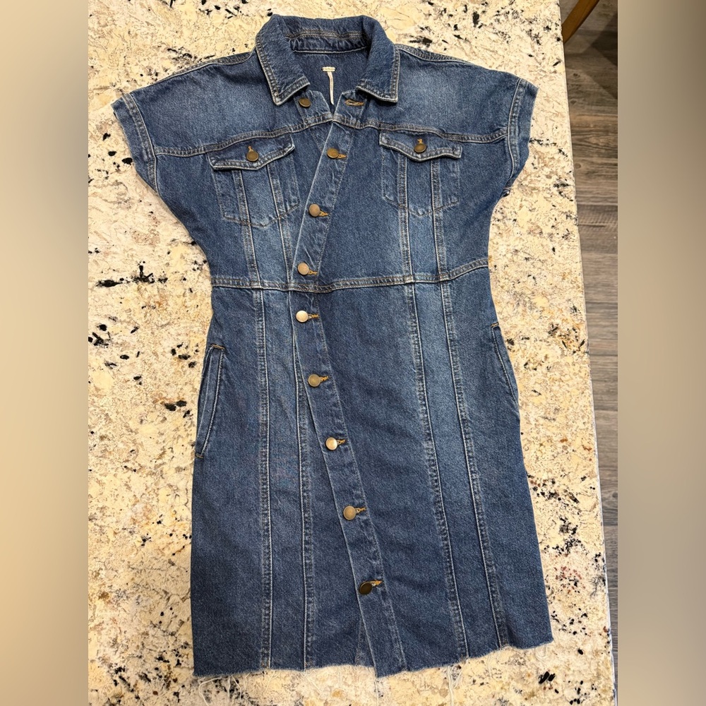FREE PEOPLE Denim Button Front Medium to Dark Wash Dress Size Small